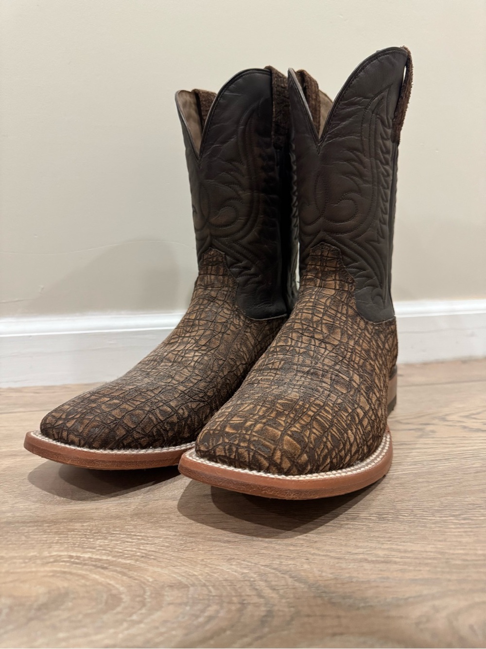 Ariat Brown Embossed Croc-Print Western Cowboy Boots